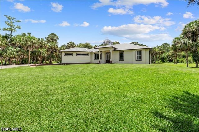 556 6th ST SE, Naples, FL 34117
