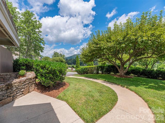 34 Dover Street, Asheville, NC 28804