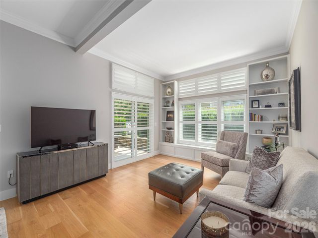34 Dover Street, Asheville, NC 28804
