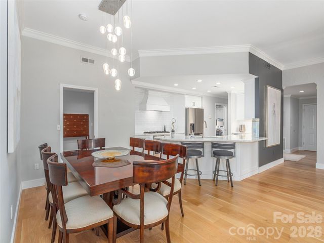 34 Dover Street, Asheville, NC 28804