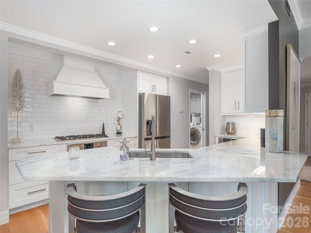 34 Dover Street, Asheville, NC 28804