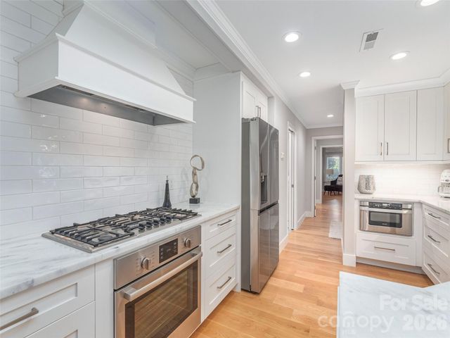 34 Dover Street, Asheville, NC 28804