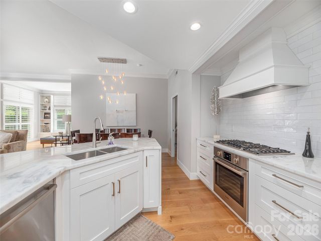 34 Dover Street, Asheville, NC 28804