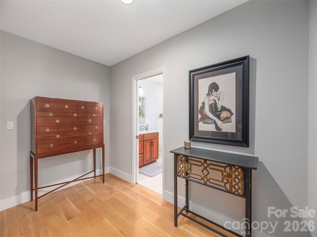 34 Dover Street, Asheville, NC 28804