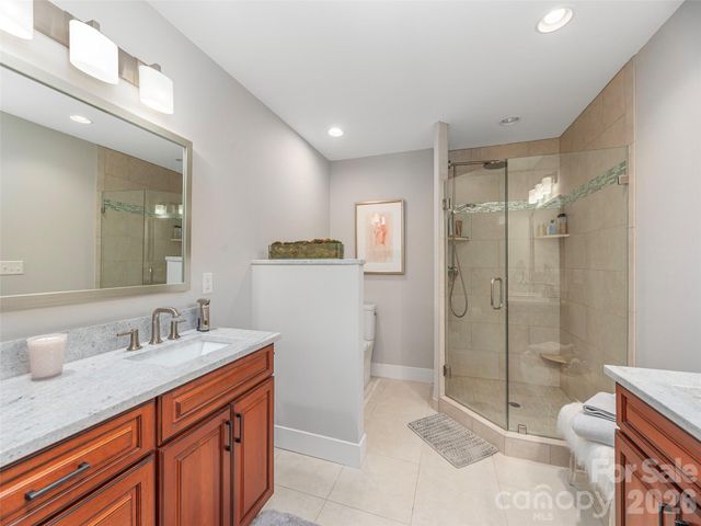 34 Dover Street, Asheville, NC 28804
