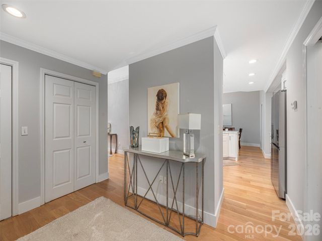 34 Dover Street, Asheville, NC 28804