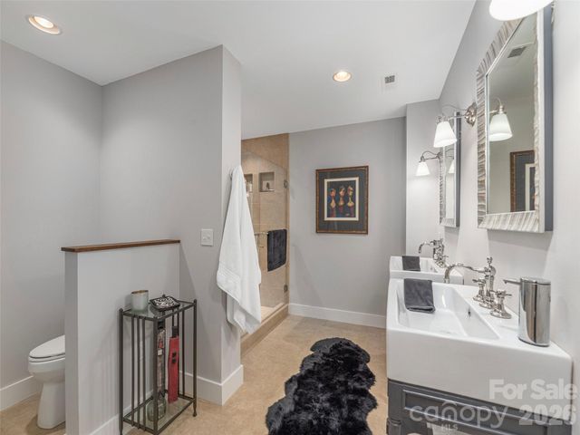 34 Dover Street, Asheville, NC 28804