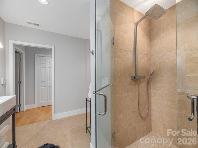 34 Dover Street, Asheville, NC 28804