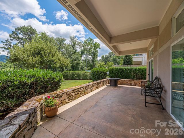 34 Dover Street, Asheville, NC 28804