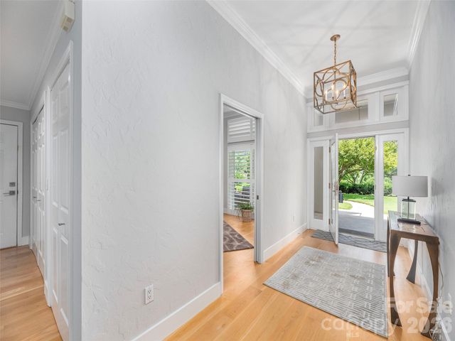 34 Dover Street, Asheville, NC 28804