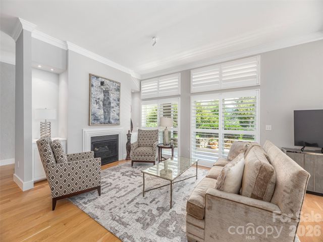 34 Dover Street, Asheville, NC 28804