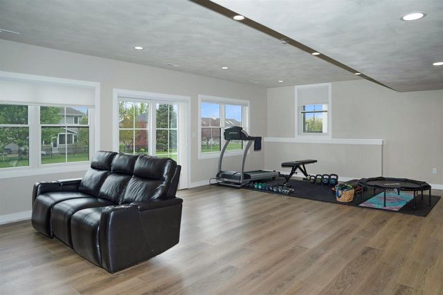 1045 Augusta Drive, Oregon, WI 53575