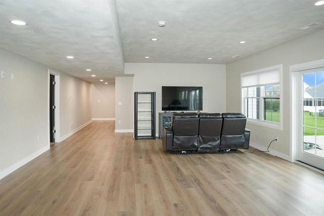 1045 Augusta Drive, Oregon, WI 53575