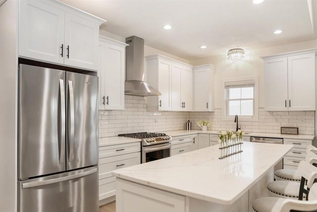 1045 Augusta Drive, Oregon, WI 53575
