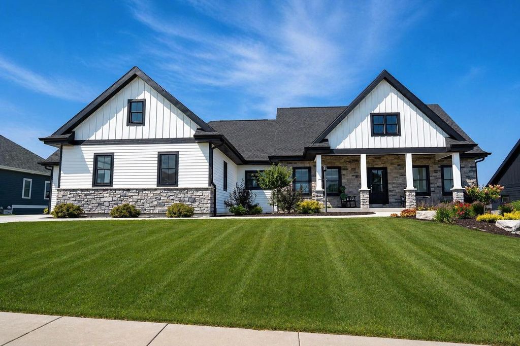 1045 Augusta Drive, Oregon, WI 53575