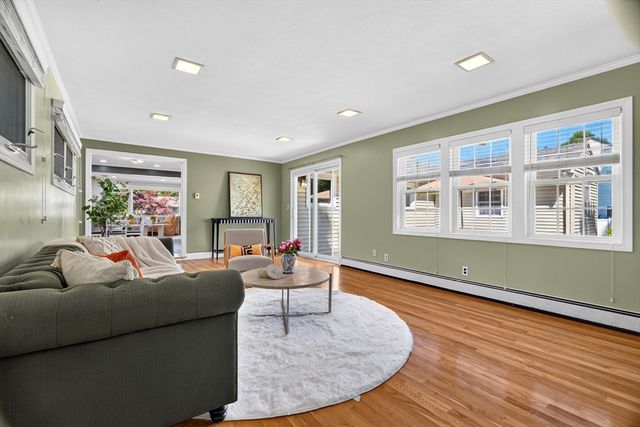 32 Bobolink Rd, Wellesley, MA 02481