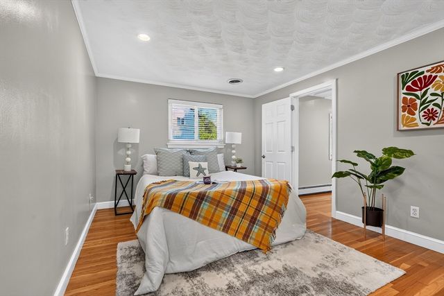 32 Bobolink Rd, Wellesley, MA 02481