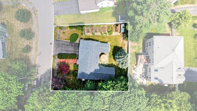 32 Bobolink Rd, Wellesley, MA 02481
