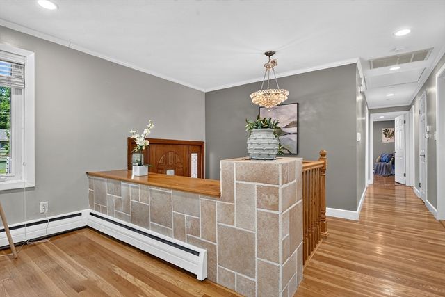 32 Bobolink Rd, Wellesley, MA 02481