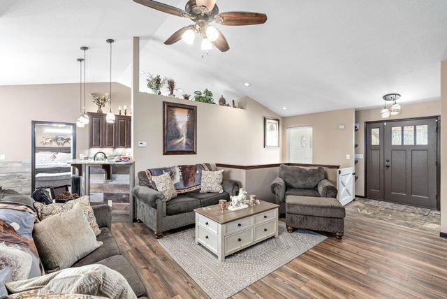 21249 SW Meadowlark Rd, Douglass, KS 67039