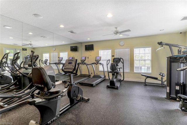 4625 Saint Croix LN 1136, Naples, FL 34109