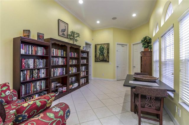 4625 Saint Croix LN 1136, Naples, FL 34109