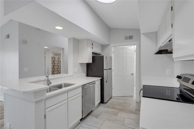 4625 Saint Croix LN 1136, Naples, FL 34109