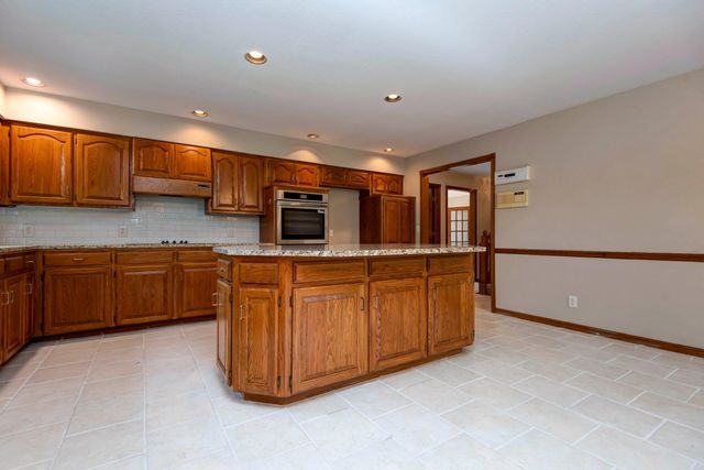 3879 N Williams Court, Springfield, MO 65803