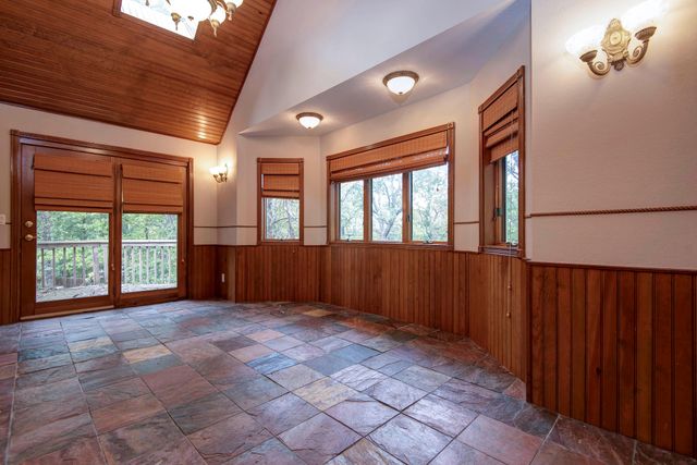 3879 N Williams Court, Springfield, MO 65803