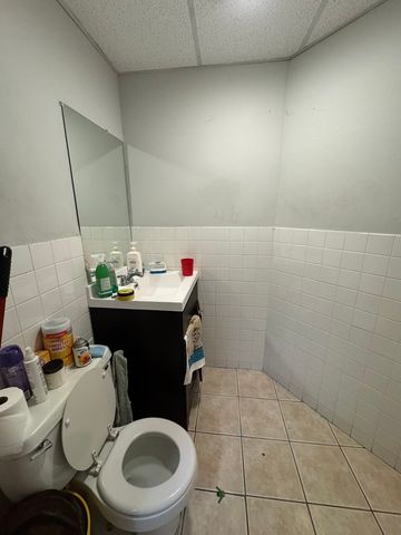 1022 W Leland Avenue, Chicago, IL 60640