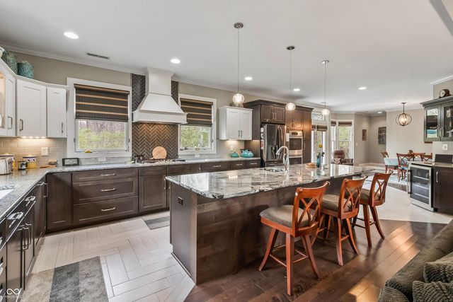 8928 Carriage Lane, Indianapolis, IN 46256