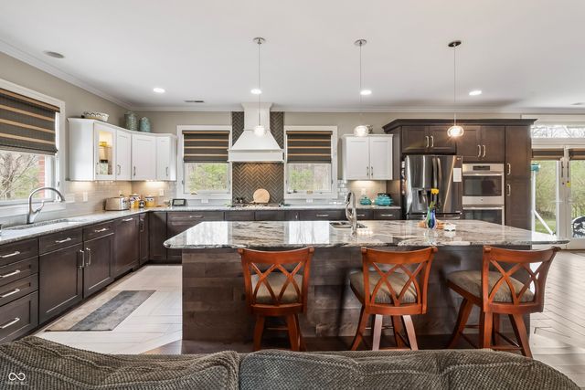 8928 Carriage Lane, Indianapolis, IN 46256