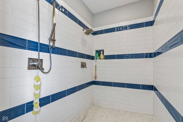 8928 Carriage Lane, Indianapolis, IN 46256