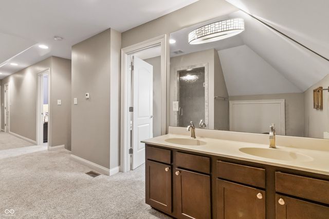 8928 Carriage Lane, Indianapolis, IN 46256