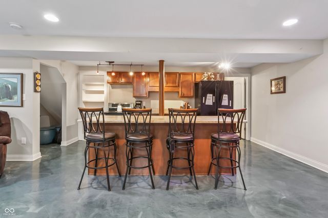 8928 Carriage Lane, Indianapolis, IN 46256