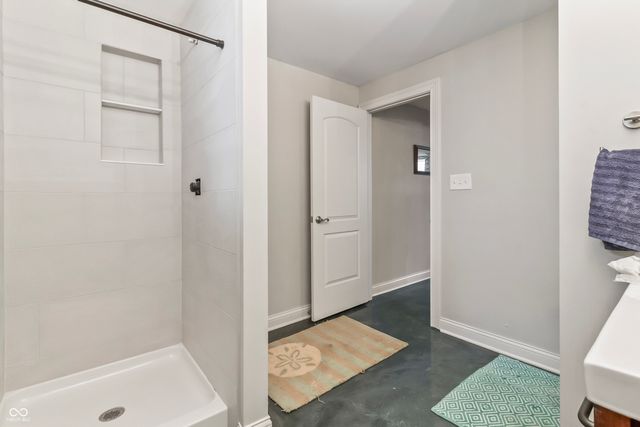 8928 Carriage Lane, Indianapolis, IN 46256