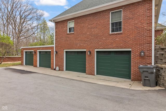 8928 Carriage Lane, Indianapolis, IN 46256