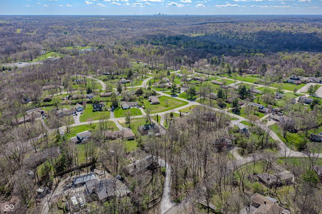 8928 Carriage Lane, Indianapolis, IN 46256