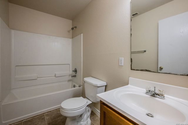 7807 Kingsbury Way Unit 4, San Antonio, TX 78240