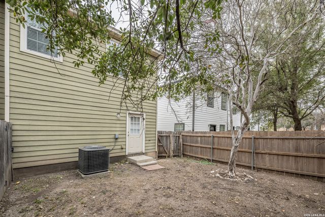 7807 Kingsbury Way Unit 4, San Antonio, TX 78240