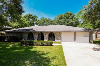 3824 Evergreen Drive, Dickinson, TX 77539
