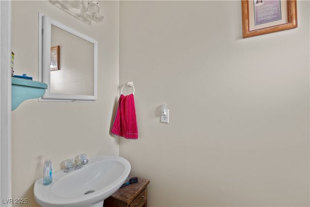 611 South Woodchips Road, Pahrump, NV 89048