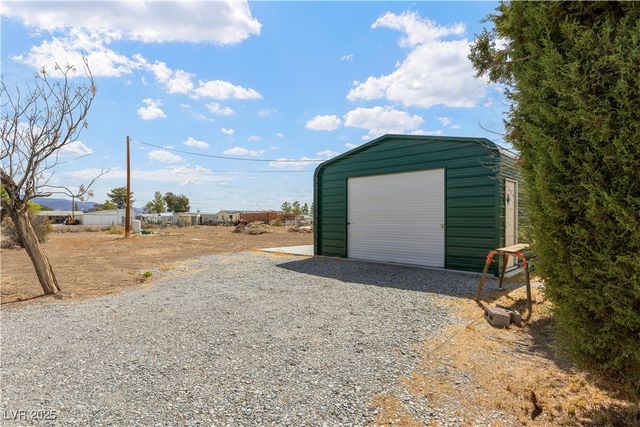 611 South Woodchips Road, Pahrump, NV 89048