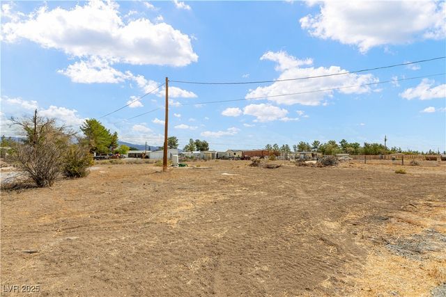 611 South Woodchips Road, Pahrump, NV 89048