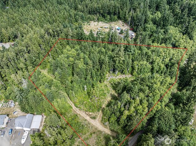 1 Andy Rogers Place NW, Seabeck, WA 98380