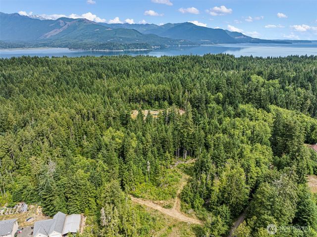 1 Andy Rogers Place NW, Seabeck, WA 98380