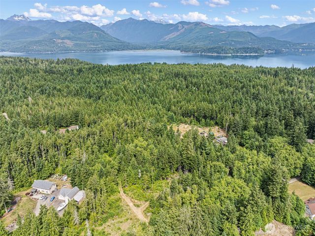 1 Andy Rogers Place NW, Seabeck, WA 98380