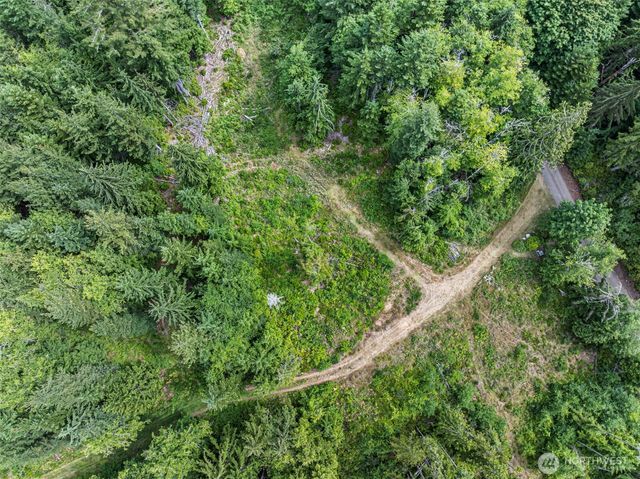 1 Andy Rogers Place NW, Seabeck, WA 98380