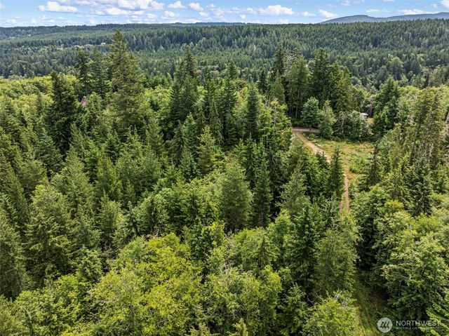 1 Andy Rogers Place NW, Seabeck, WA 98380