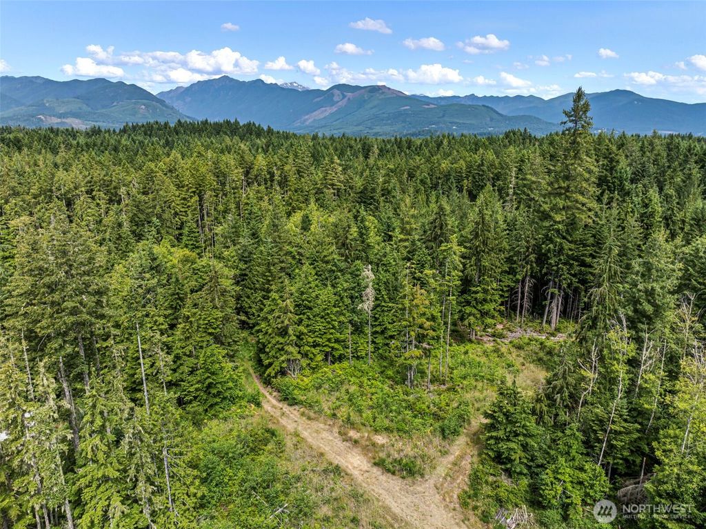 1 Andy Rogers Place NW, Seabeck, WA 98380